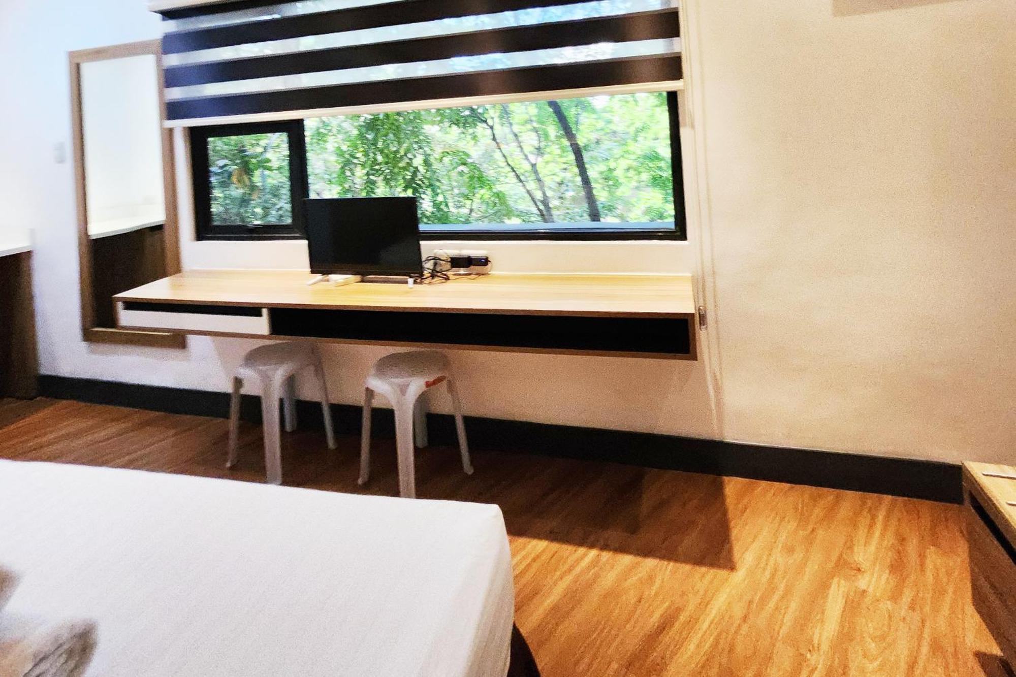 Boulevard Pension Hotel Cebu Buitenkant foto